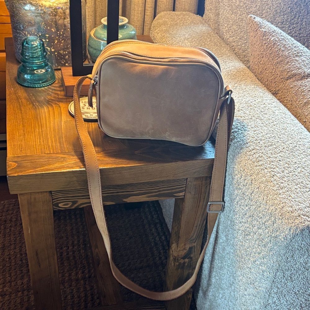Duluth Trading Co. Tan Leather Crossbody Bag - Picture 7 of 16